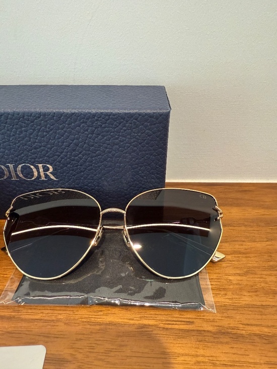 Dior Sunglasses with Gold Frame main image 8